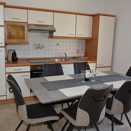 Taris Apartment Senj  Bagian luar foto