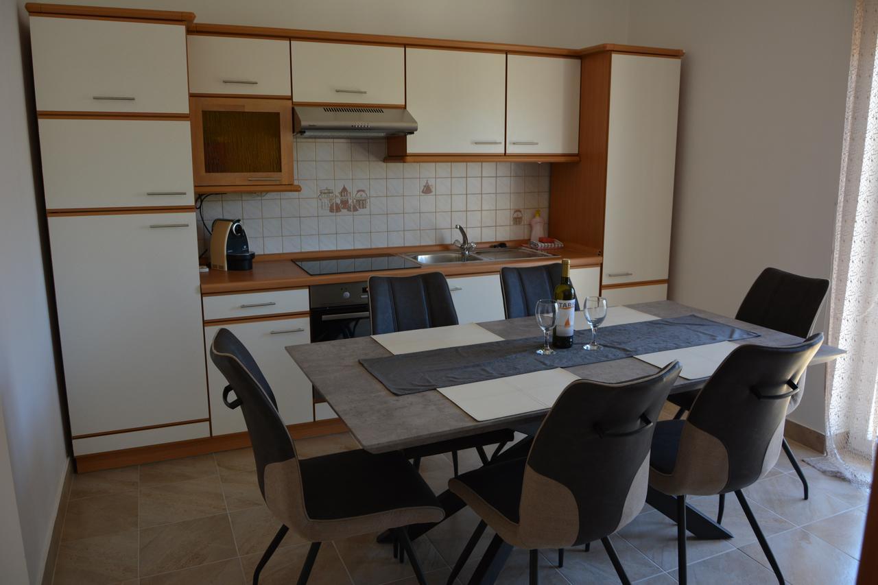 Taris Apartment Senj  Bagian luar foto