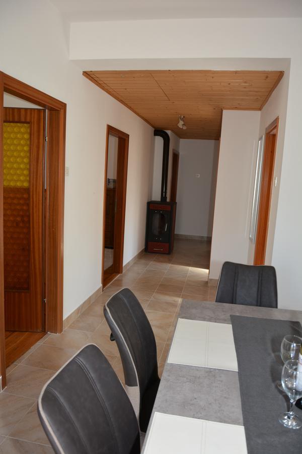 Taris Apartment Senj  Bagian luar foto