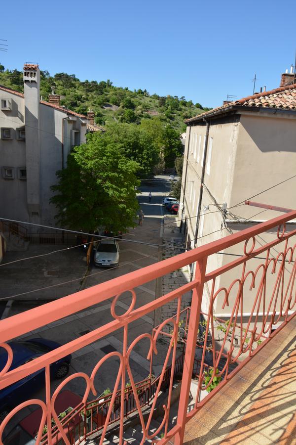 Taris Apartment Senj  Bagian luar foto